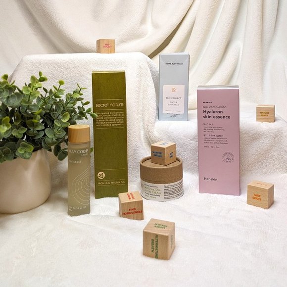 K Beauty Bundle: Raw Sauce, Hanskin Hyaluron Skin Essence, Thank You Farmer (x5) - Picture 1 of 16